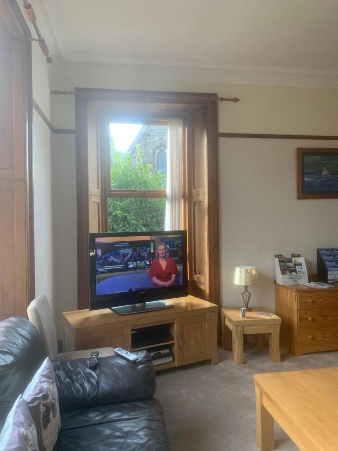 Dunclutha Guest House Leven  Exteriör bild